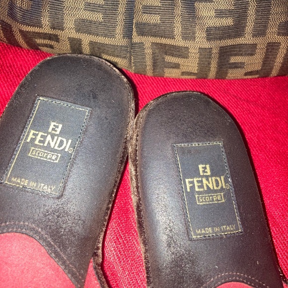Authentic FENDI HOUSE SLIPPERS - Picture 4 of 7